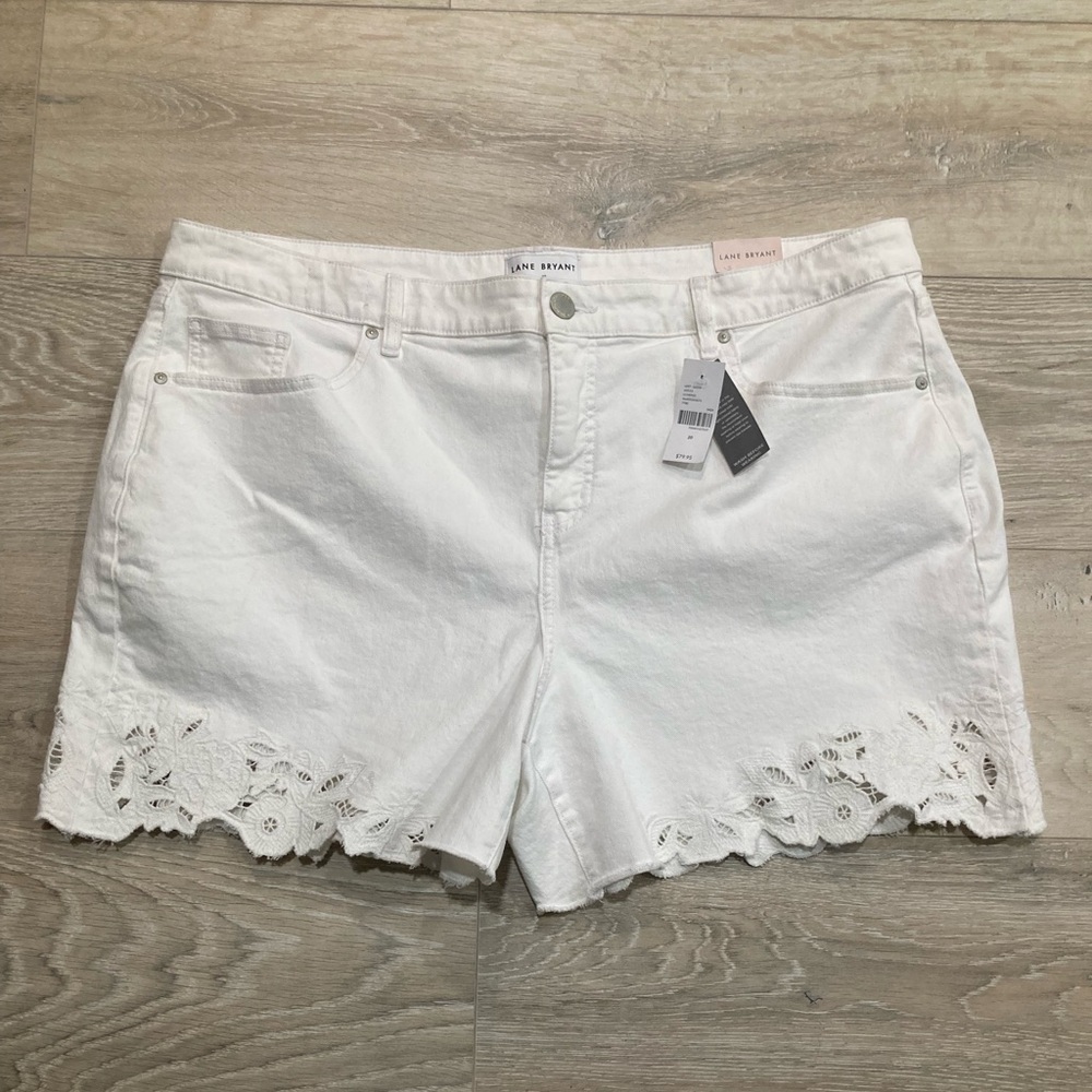 New Lane Bryant White Denim Mid Rise Boyfriend Shorts Plus Size 20 Lace Detail